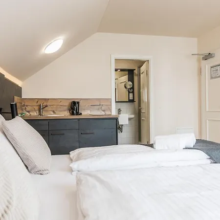 아파트 Chiemseer Wirtshaus *